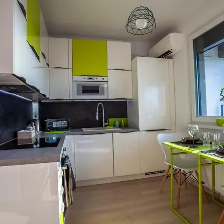 Air-Conditioned City View Apartment 24H Check-In Братислава Екстер'єр фото