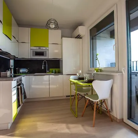 Air-Conditioned City View Apartment 24H Check-In Братислава Екстер'єр фото