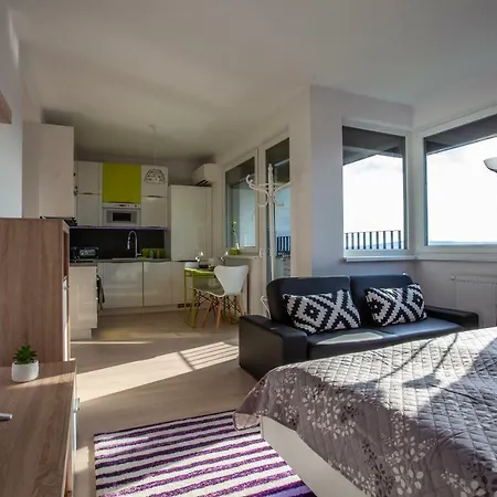 Air-Conditioned City View Apartment 24H Check-In Братислава Екстер'єр фото