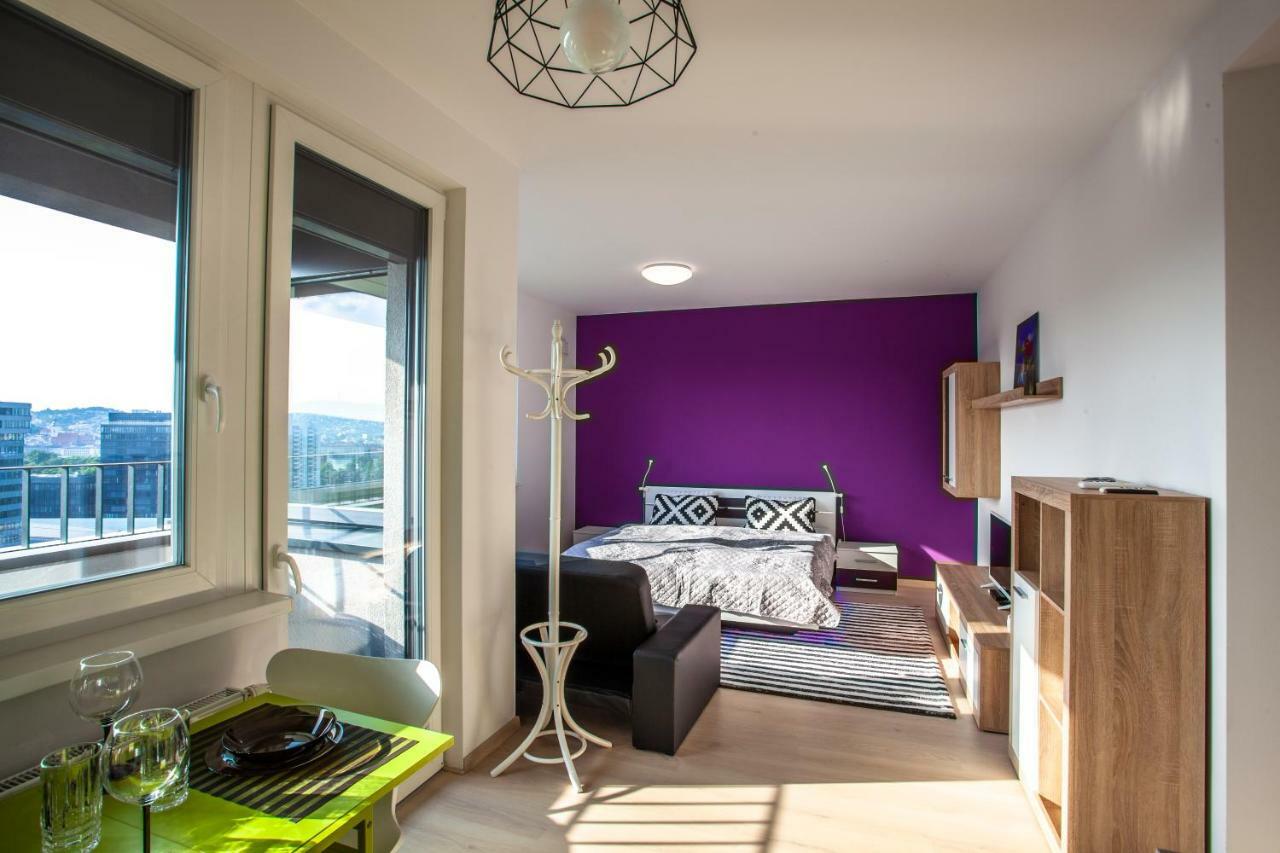 Air-conditioned View 24h Check-in Apartment *