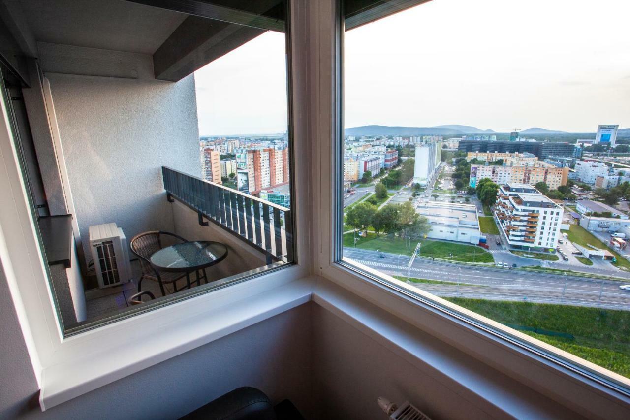 Air-conditioned View 24h Check-in Apartment Bratislava