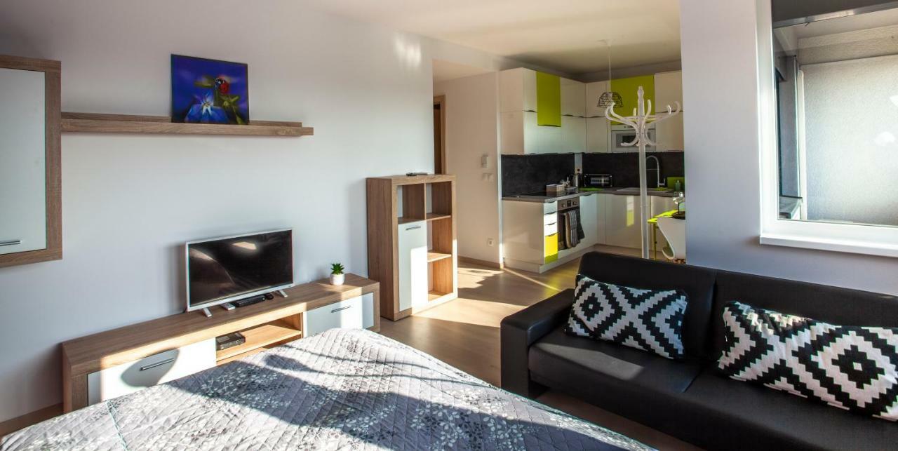 Air-conditioned View 24h Check-in Apartment